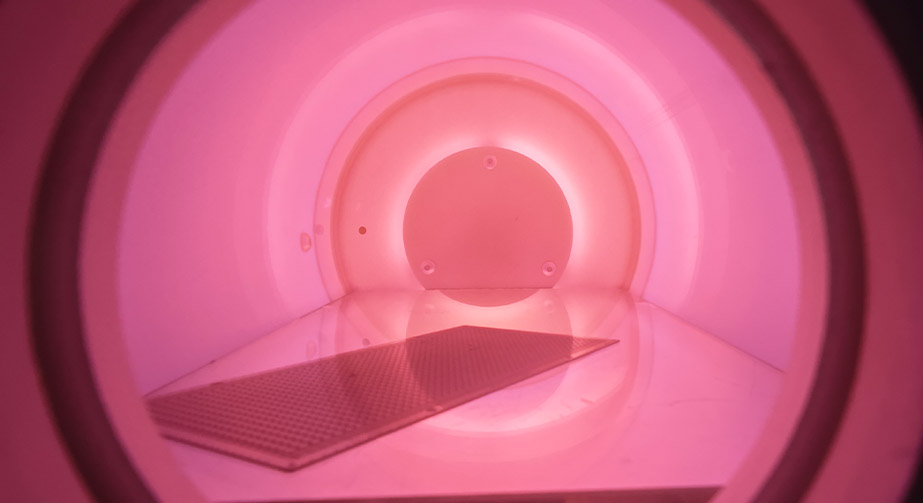 等離子體清洗活化對石英玻璃表面物理化學性質(zhì)的影響